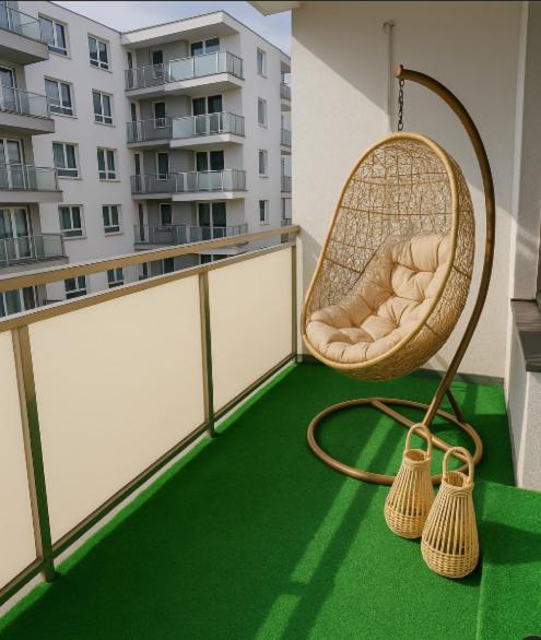 Miodowy Apartament Z Balkonem, Hustawka, Garazem I Faktura 제수프 외부 사진